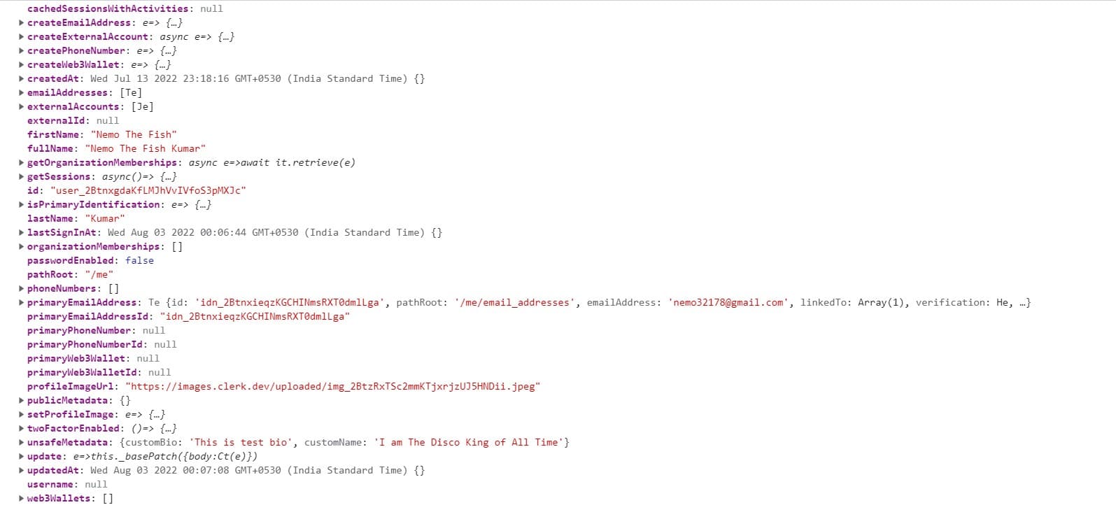 `useUser` returned data